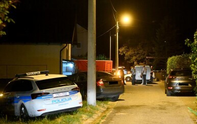 Muškarac u zagrebačkom Podsusedu prijetio da će skočiti s krova kuće pa zapucao prema policiji - 3