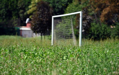 Obrasla igrališta i parkovi u Zagrebu - 15