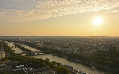 Pogled na Pariz i Seinu