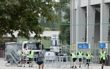 Prizori u blizini stadiona Ernst Happel u Beču