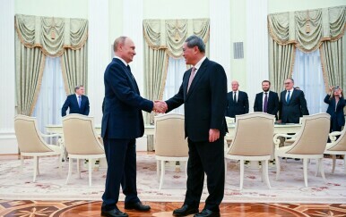 Vladimir Putin se sastao s kineskim premijerom Li Qiangom