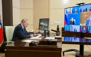 Vladimir Putin na sastanku s visokim dužnosnicima