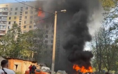 Napad na stambenu zgradu u Harkivu