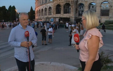 Veljko Ostojić i Lina Dollar, reporterka Dnevnika Nove TV