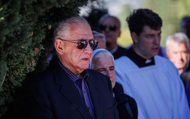 Ivo Sanader na pogrebu brata, don Vinka Sanadera, 11. listopada 2024.