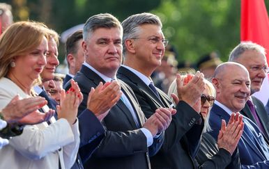 Predsjednik Zoran Milanović i premijer Andrej Plenković na vojnom mimohodu u Zagrebu