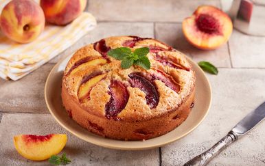 Recept za kolač od jogurta s breskvama