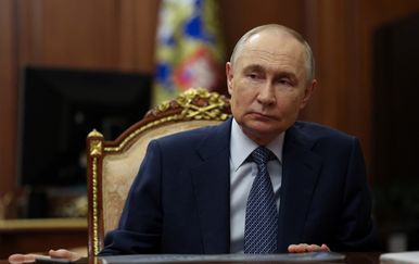 Putin se nada nastavku mirovnih pregovora, Zelenskij voljan sjesti s njim za stol