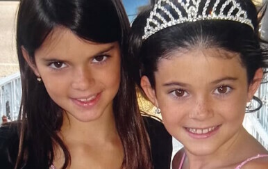 Kendall i Kylie Jenner - 1
