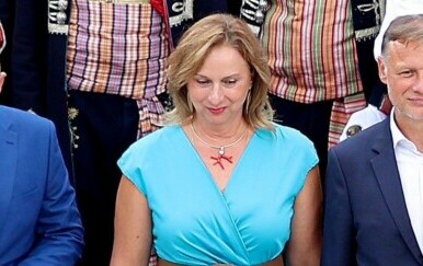 Sonja Jandroković na Sinjskoj alci u tirkiznoj haljini