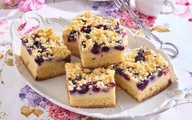 Recept za mrvičasti kolač s borovnicama