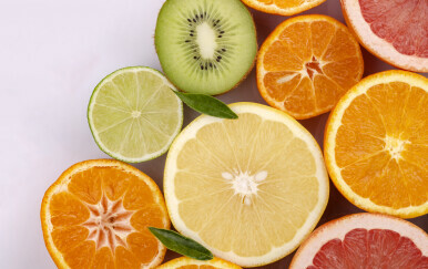 Kako se piše: vitamin C ili C-vitamin