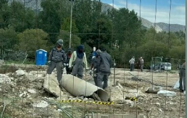 Radnici na gradilištu u Solinu na kojemu su pronađene azbestne cijevi