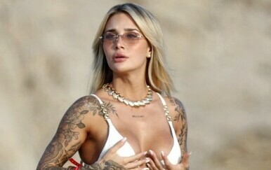 Bruna Rotta privukla poglede na plaži na Ibizi