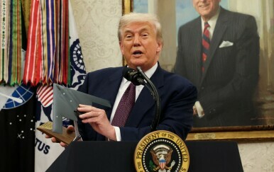 Stupile na snagu američke carine
