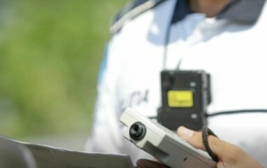 Policija je zaustavila vozača mopeda koji je pio pijan, nije imao vozačku niti je registrirao vozilo