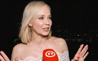 Jelena Rozga otkrila kako njezin dečko Ivan Huljić podnosi razdvojenost zbog brojnih koncerata