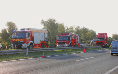 Teška prometna nesreća na čvoru Rugvica: Sudarilo se više vozila, jedna osoba poginula