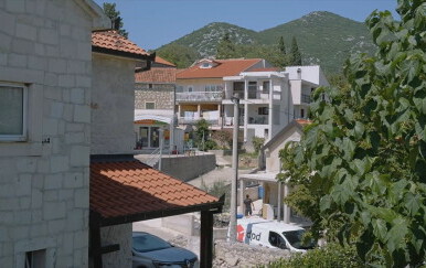 Policija je uhitila 28-godišnjakinju zbog sumnje da je ubila vlastito tek rođeno dijete
