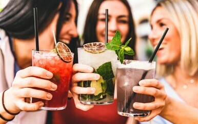Zašto su ljetna prijateljstva ponekad dublja od onih koje gradimo godinama?