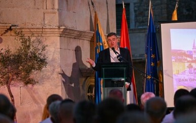Milanović: Pred Europom neizvjesne godine, Hrvatska si ne smije dopustiti avanturizam