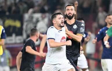 VIDEO Kiks na kiks za preokret Dinama: Pogledaje kako su Ivušić i Sigur poklonili Dinamu treći gol