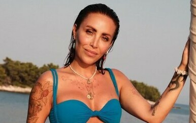 Lana Klingor Mihić oduševila pratitelje fotografijom u plavom bikiniju
