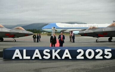 Trump i Putin stigli na Aljasku: rukovanje na crvenom tepihu, slijedi maratonski sastanak o Ukrajini