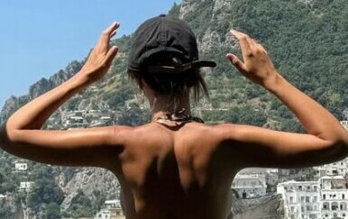 Emily Ratajkowski izazvala raspravu zbog golišavih fotki s instagrama