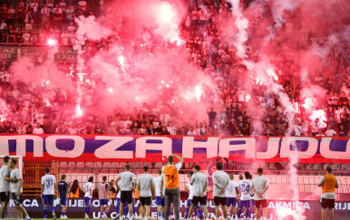 Torcida gađa igrače Hajduka