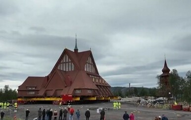 Počela je selidba crkve u Švedskoj! - 5