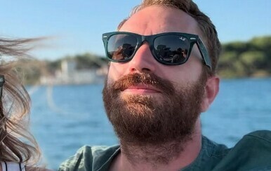 Momčilo Otašević podijelio rijetku fotku sa svojom sestrom