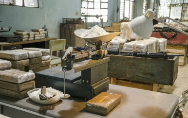 Kako se piše: narko kartel ili narkokartel