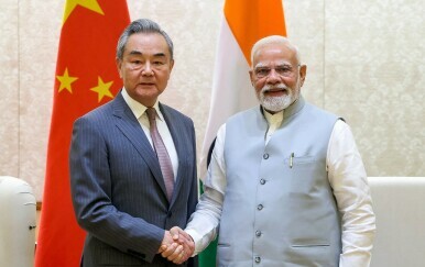 Wang Yi, Narendra Modi