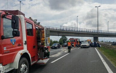 Sudarila se četiri vozila na zagrebačkoj obilaznici: Ozlijeđeno 10 ljudi, među njima i dijete
