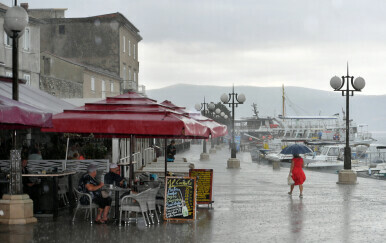 Jaka kiša na Jadranu
