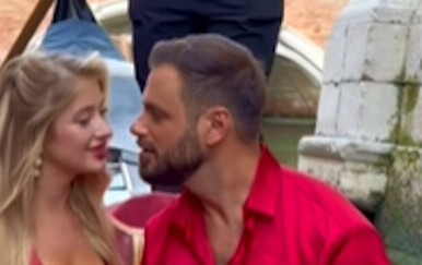 Zašto Stjepan Hauser svira bosih nogu?