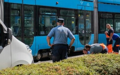 Društvenim mrežama se širi snimka sukoba ZET-ovca i vozačice