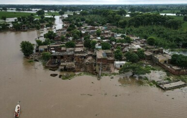 Pakistan evakuira 150.000 ljudi nakon upozorenja na poplave iz Indije