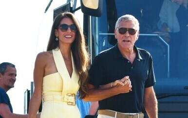 George i Amal Clooney s obiteljskim prijateljima uživaju u Italiji