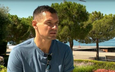 Dejan Lovren poslao poruku Luki Sučiću nakon odlaska na sestrinu svadbu