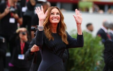 Julia Roberts u Versace haljini u Veneciji