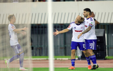 UŽIVO HAJDUK - SLAVEN BELUPO: Odlična reakcija Pukštasa dovela Bijele u rano vodstvo