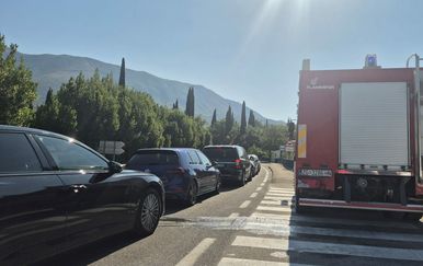 Kolona u Konavlama zbog gužvi prema granici s Crnom Gorom