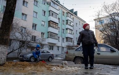 Jedno dijete ubijeno, dvoje ozlijeđeno u napadu drona u Belorodskoj oblasti