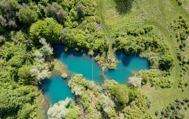 Tajanstveno jezero kod Plaškog: Filmska priča skrivena uz zaboravljenu cestu