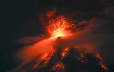 Erumpirao vulkan Fuego u Gvatamali