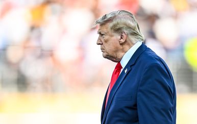 Trump jednostavno ne može držati ruke podalje od obiteljskog biznisa