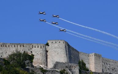 FOTOGALERIJA Krila Oluje oduševila u Kninu