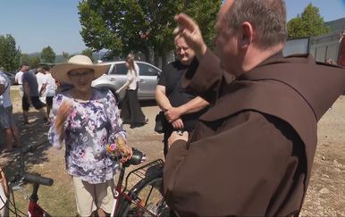 Majka Božja Snježna u Liču: Tradicionalni blagoslov vozila okupio stotine vjernika